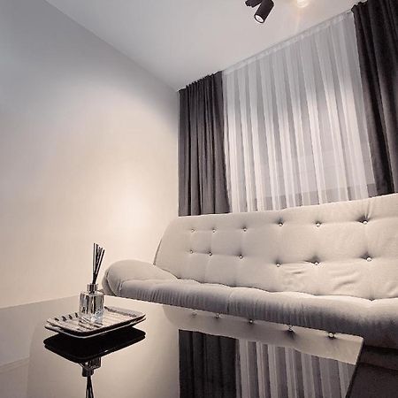 Diamond Apartment Prishtina 2 Pristina Buitenkant foto