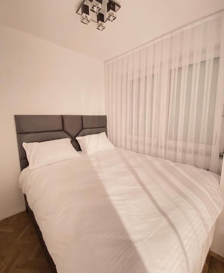 Diamond Apartment Prishtina 2 Pristina Buitenkant foto